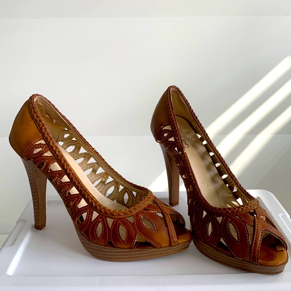 ✨braided wooden heels by Splash!